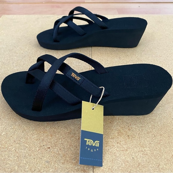 New Teva Mush Mandalyn Wedge OLA 2 BLk Women’s Sandal slightly platform inspired - Picture 1 of 8